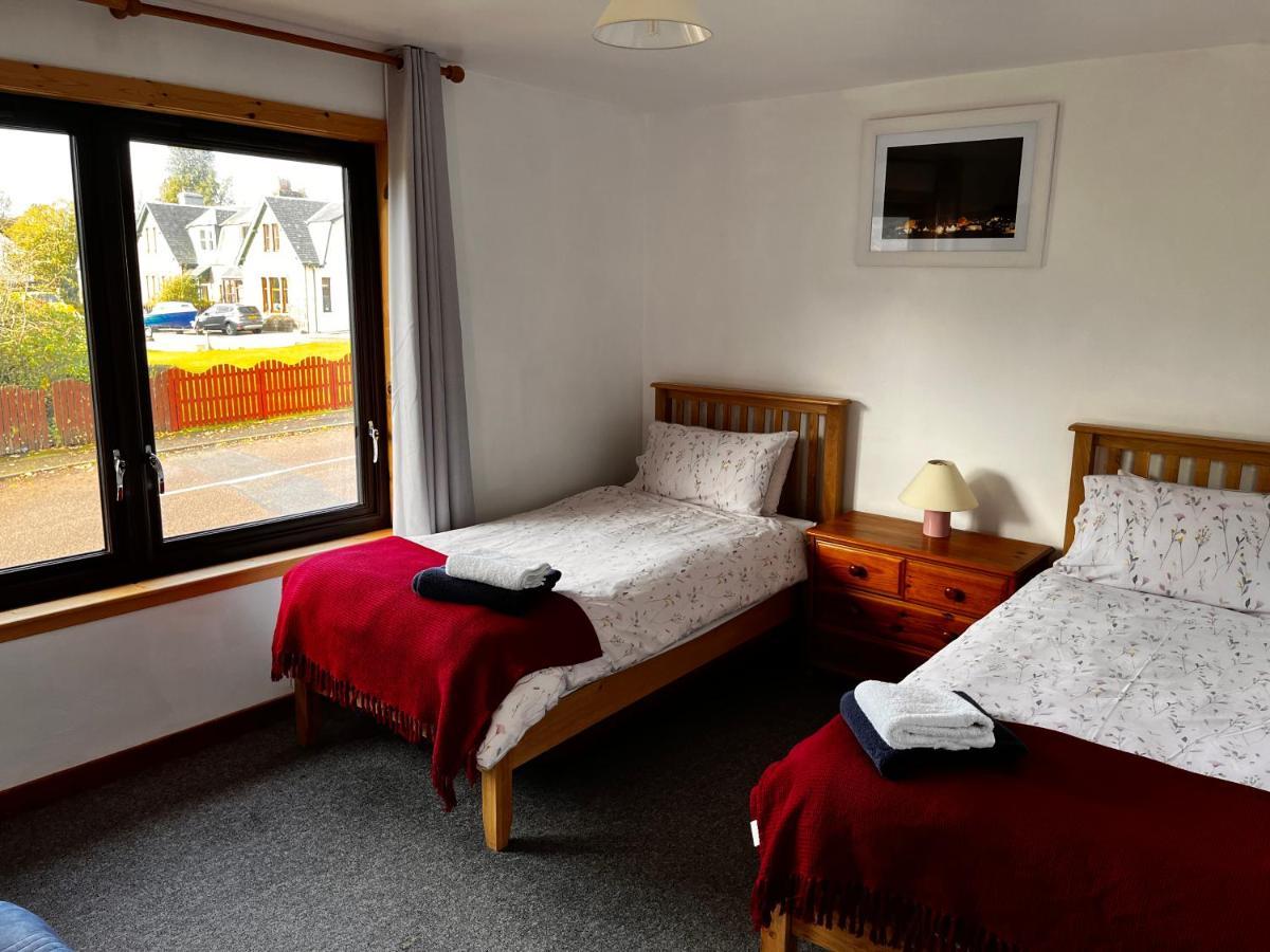 פורט ויליאם Snowgoose Apartments & Bunkhouse מראה חיצוני תמונה